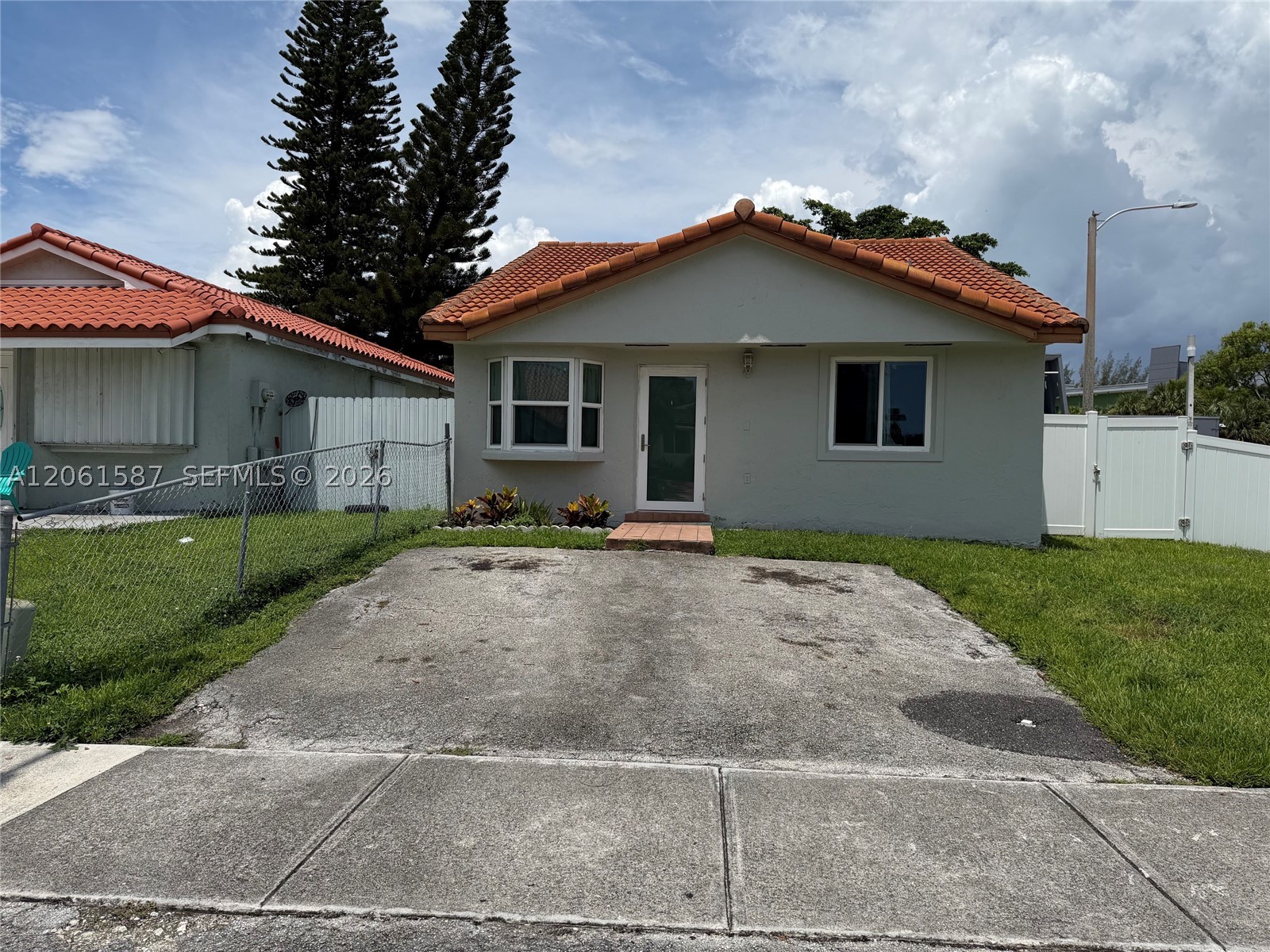 11686 NW 91st Pl, Hialeah Gardens FL 33018