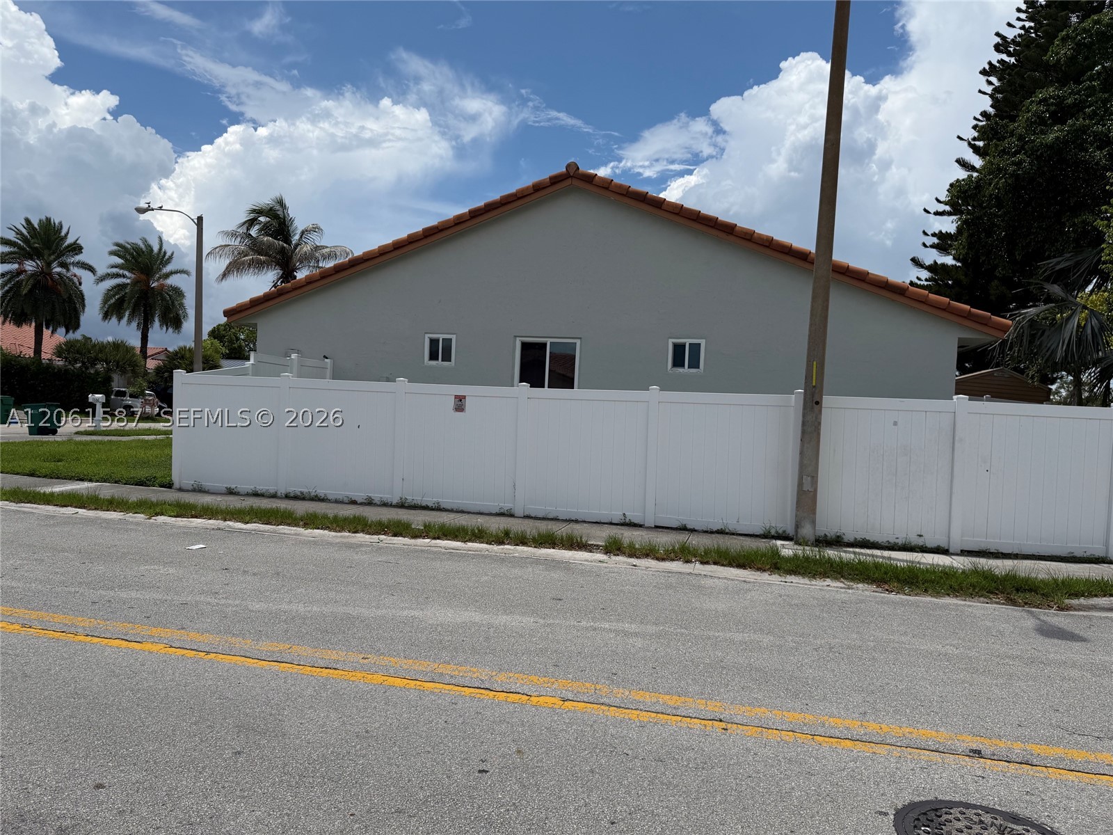 11686 NW 91st Pl, Hialeah Gardens FL 33018