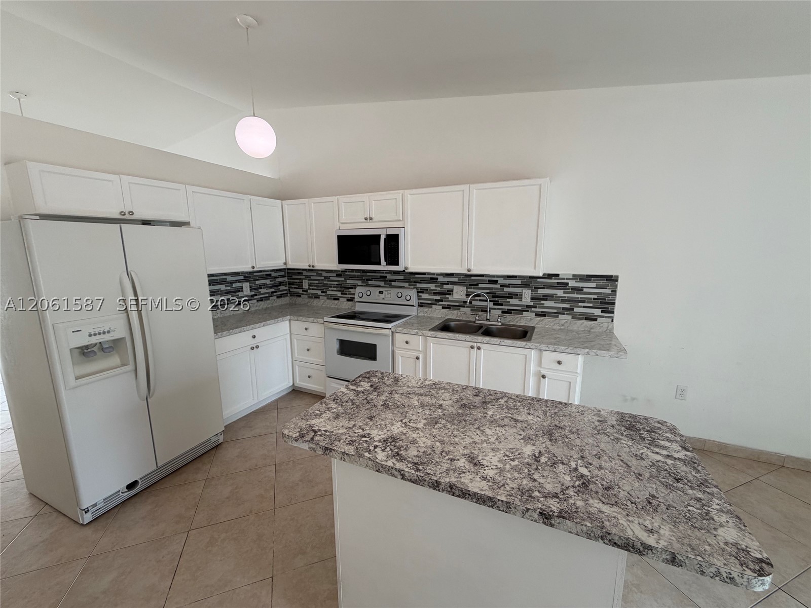 11686 NW 91st Pl, Hialeah Gardens FL 33018