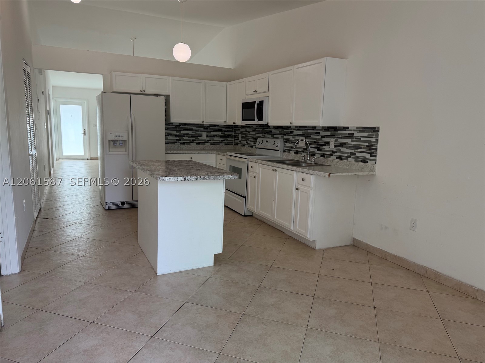 11686 NW 91st Pl, Hialeah Gardens FL 33018