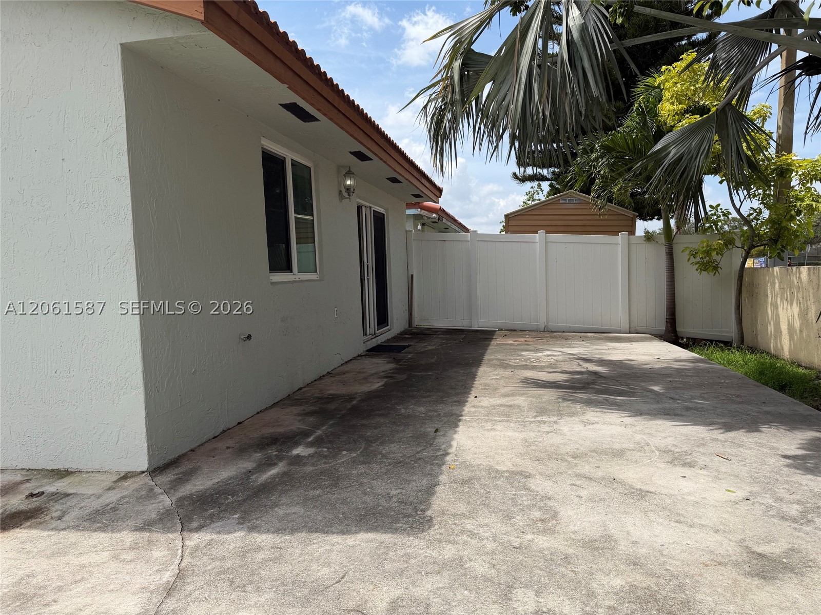 11686 NW 91st Pl, Hialeah Gardens FL 33018