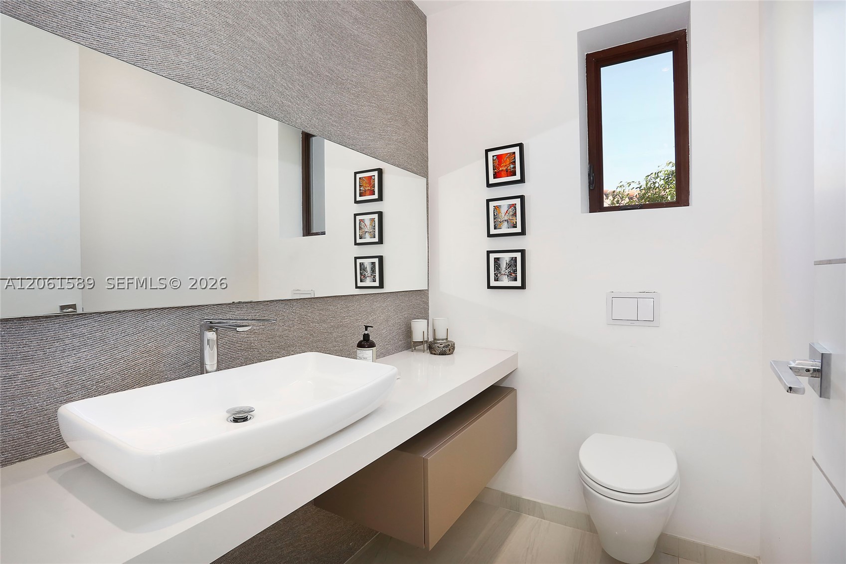 121 Buttonwood Dr, Key Biscayne FL 33149