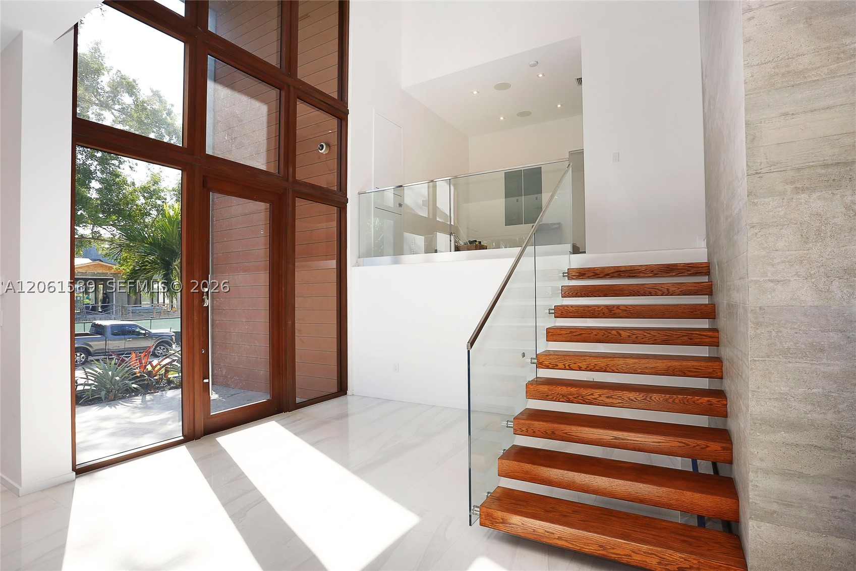 121 Buttonwood Dr, Key Biscayne FL 33149