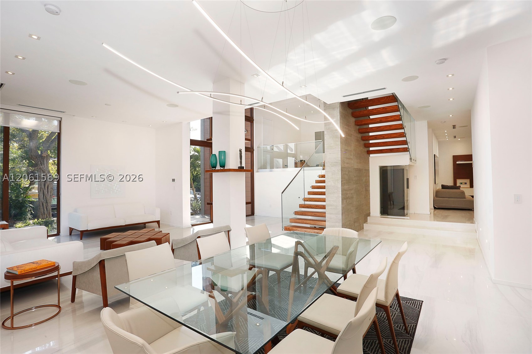121 Buttonwood Dr, Key Biscayne FL 33149