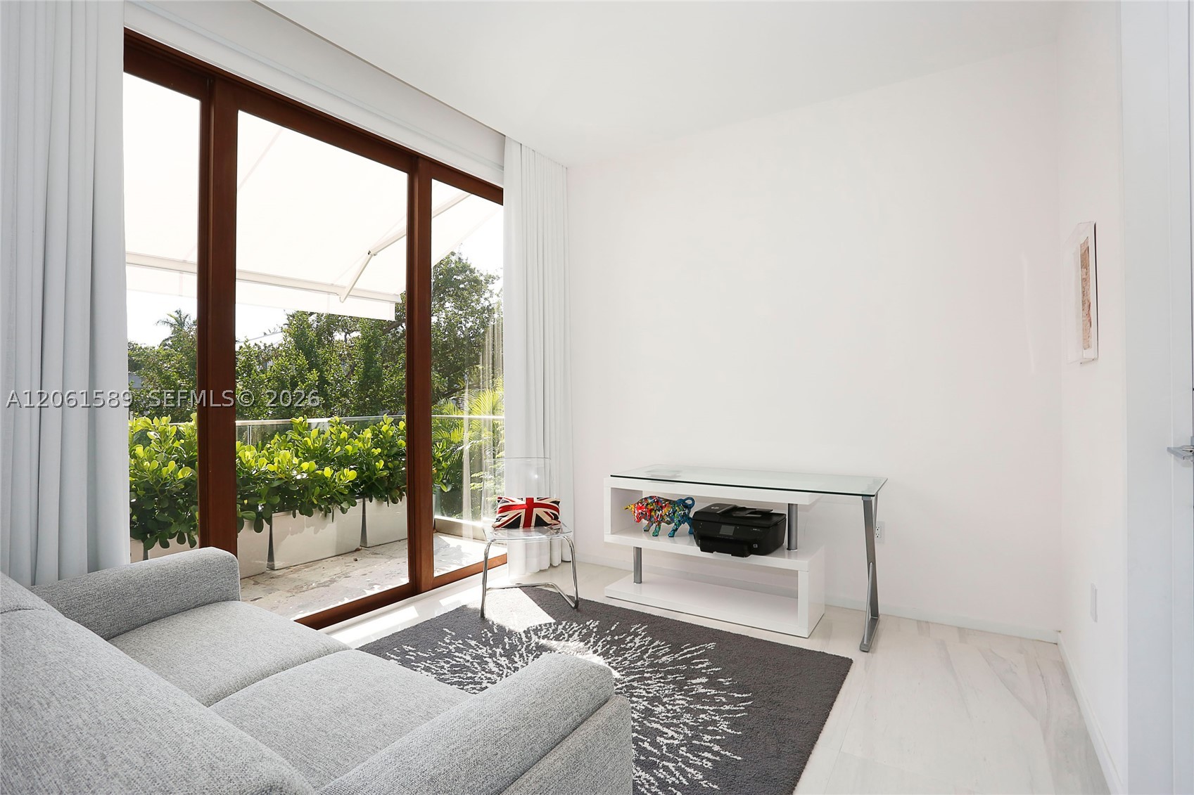 121 Buttonwood Dr, Key Biscayne FL 33149