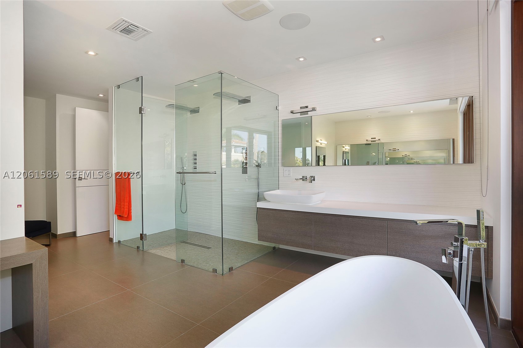 121 Buttonwood Dr, Key Biscayne FL 33149