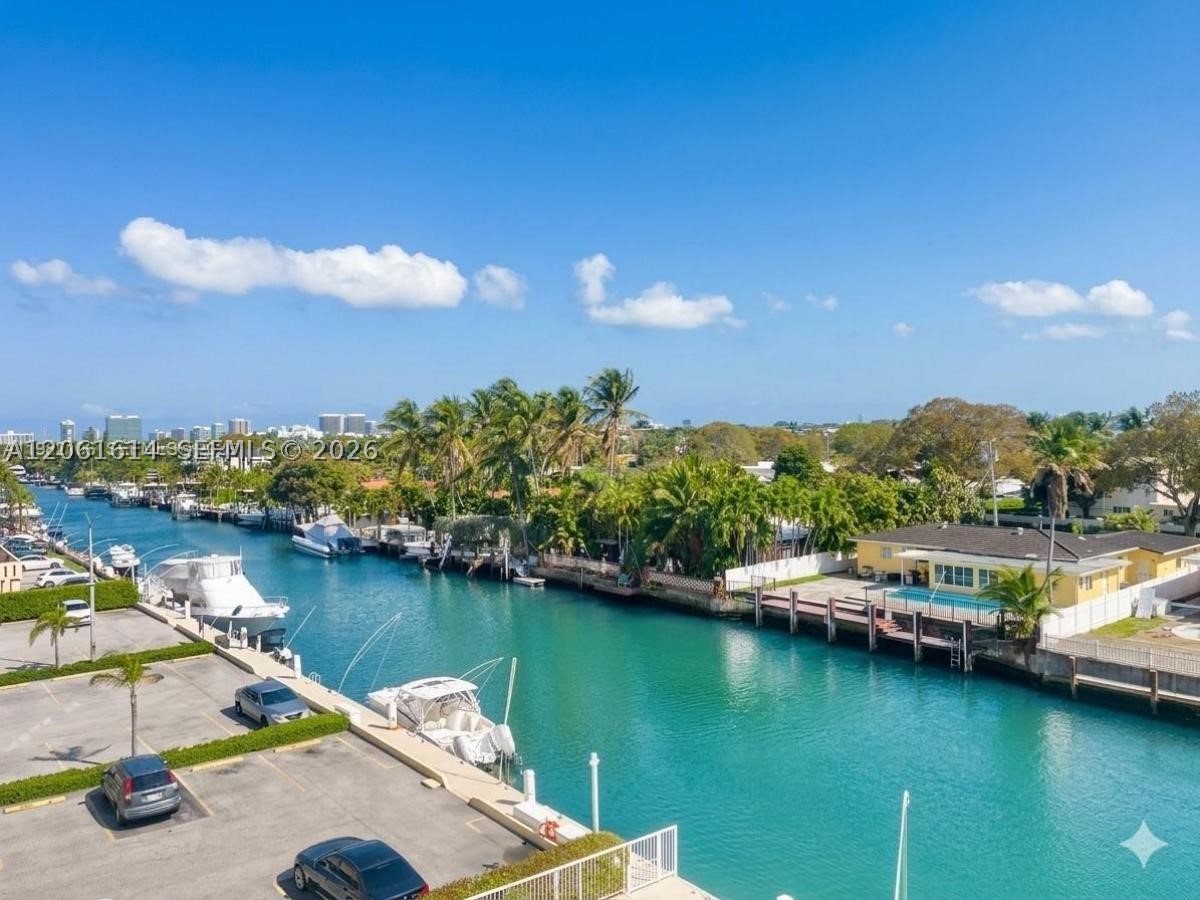 2020 NE 135th St #710, North Miami FL 33181