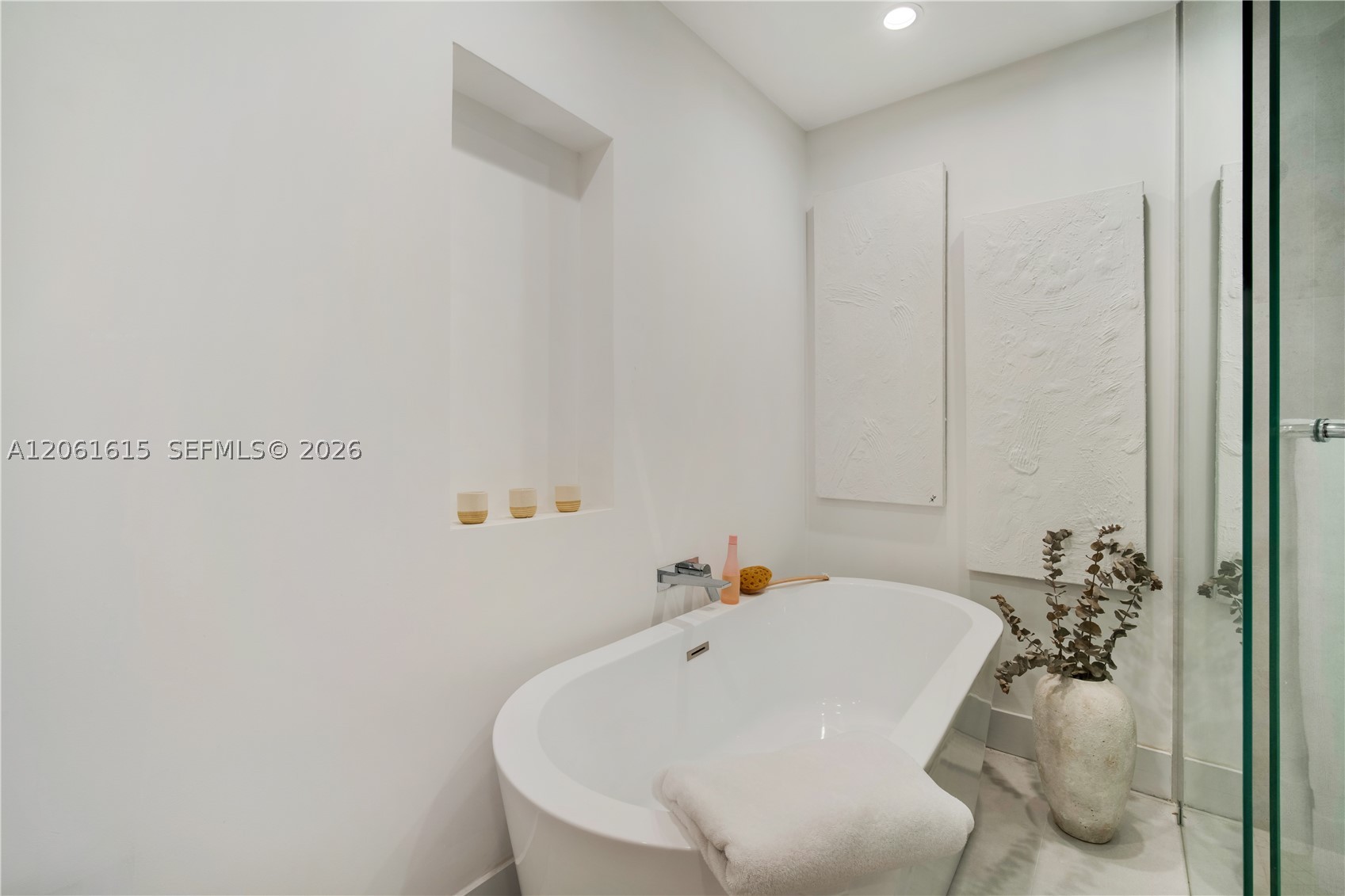324 Caribbean Rd, Key Biscayne FL 33149