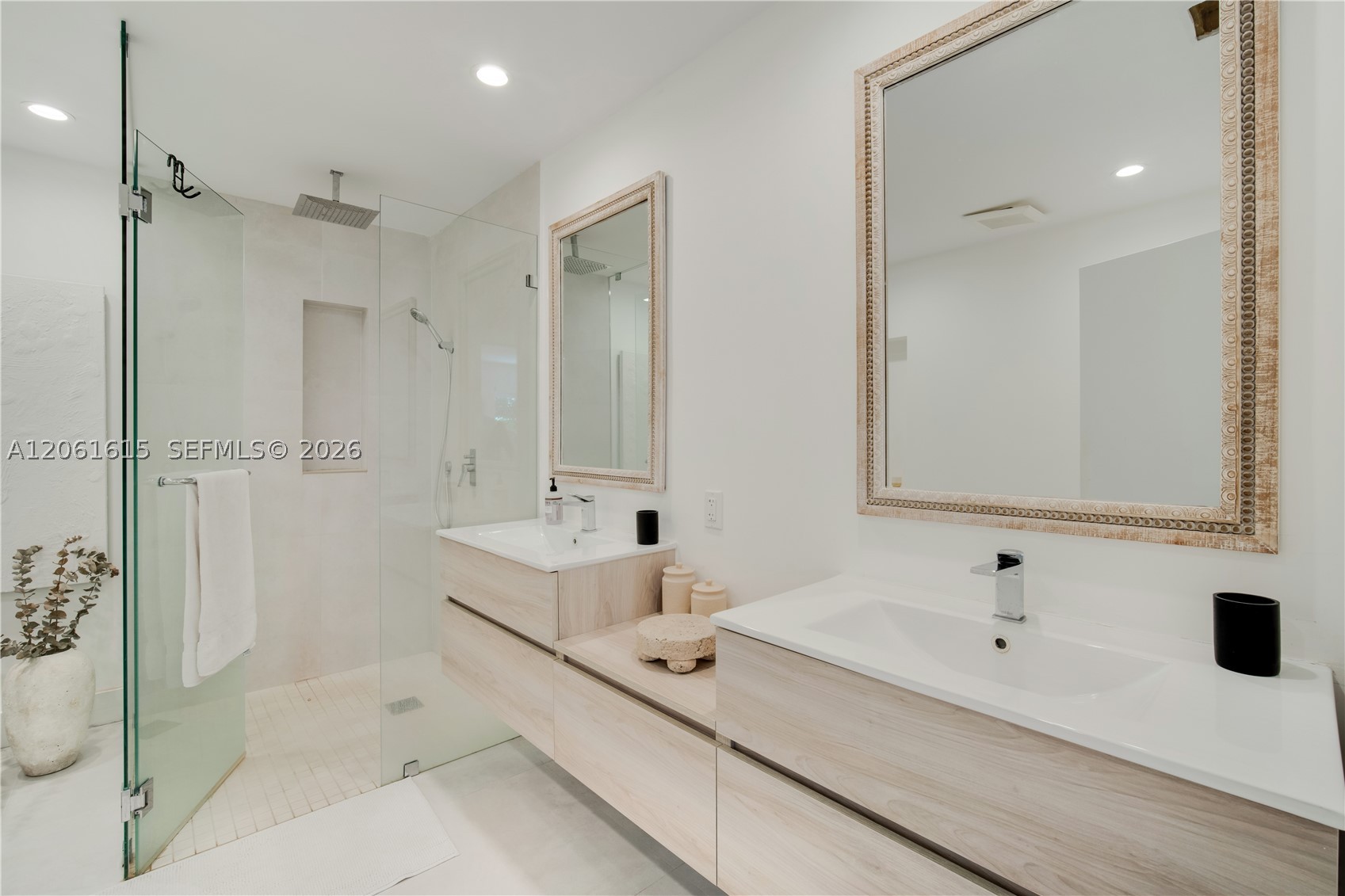 324 Caribbean Rd, Key Biscayne FL 33149
