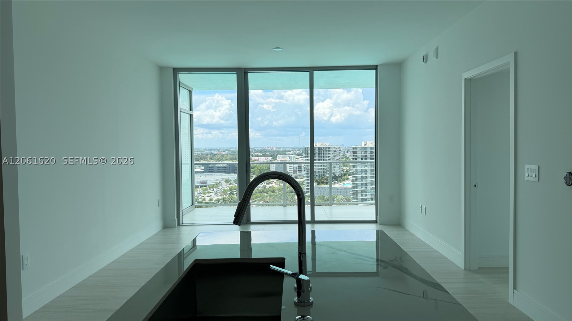 2411 Laguna Circle #1807, North Miami FL 33181