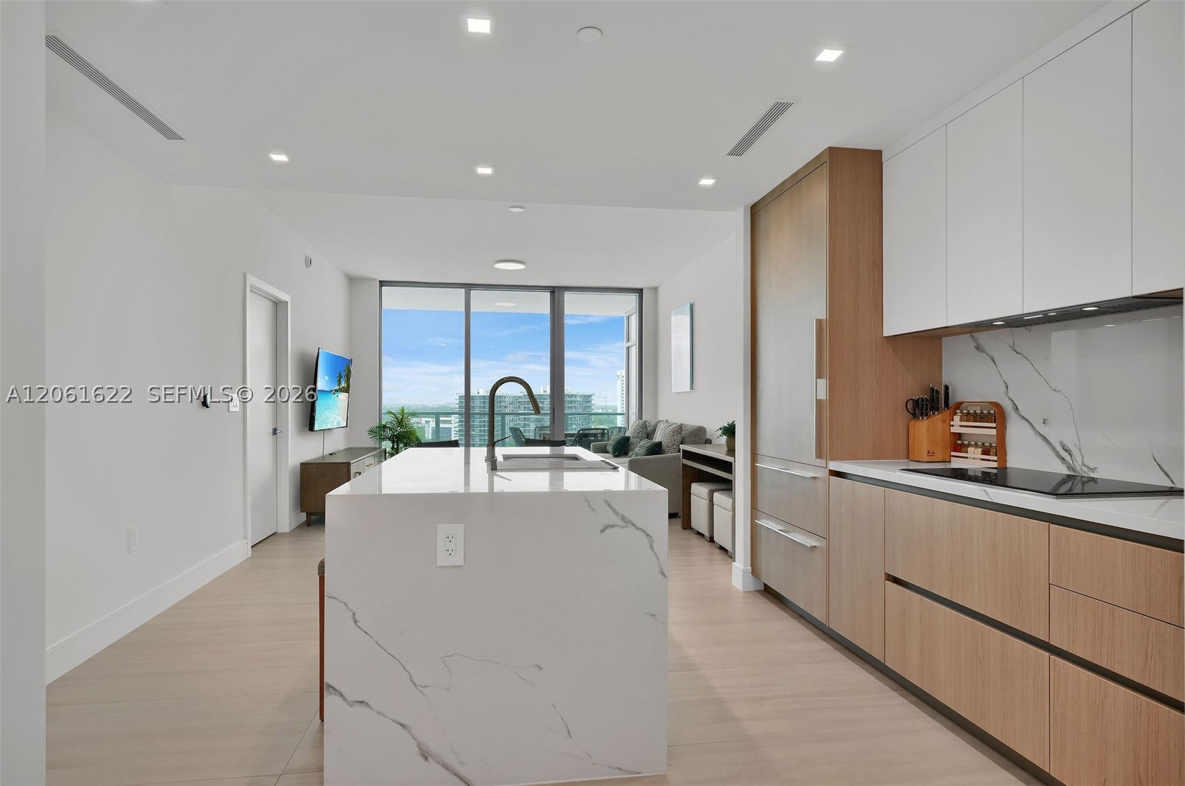 2411 Laguna Circle #1610, North Miami FL 33181