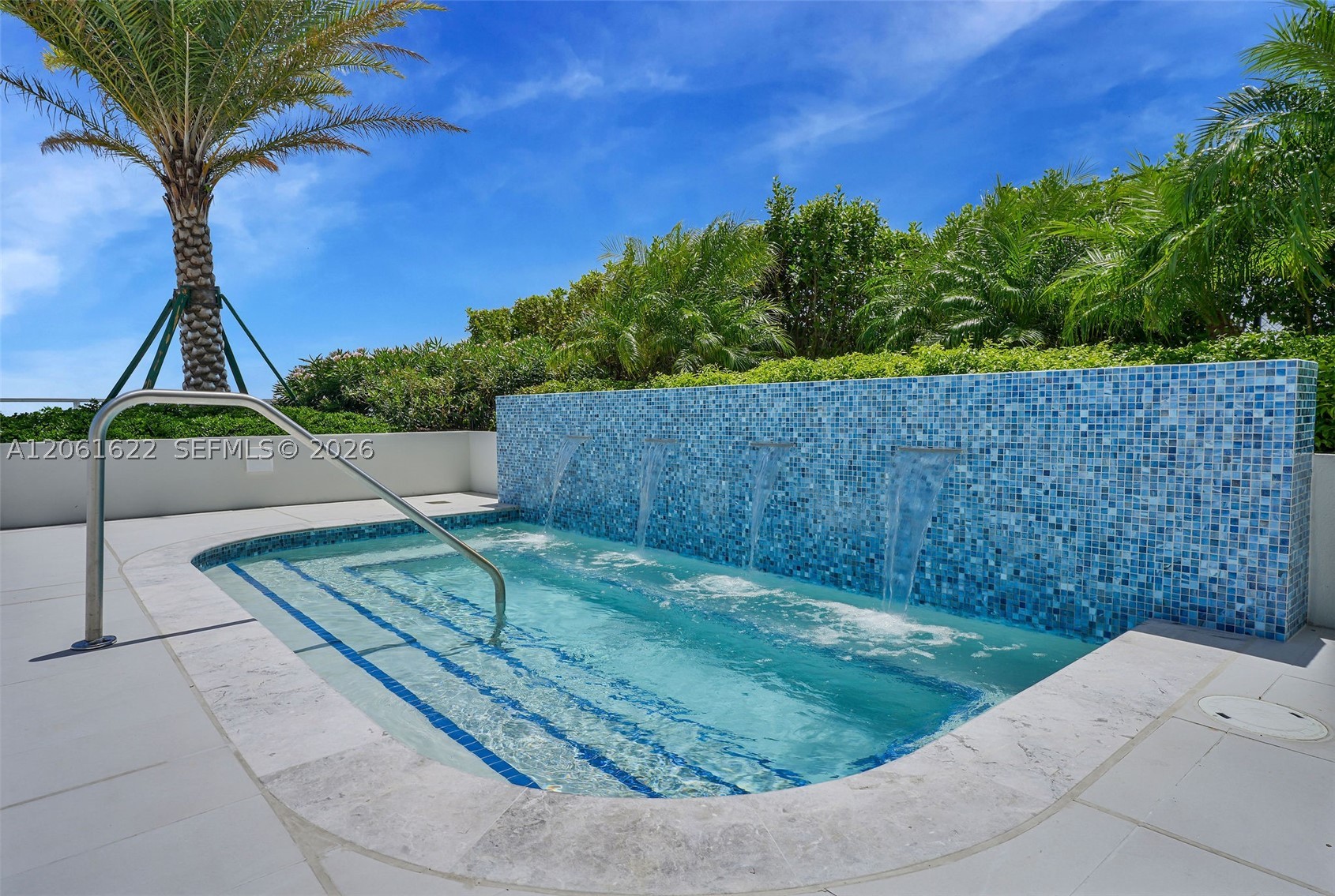 2411 Laguna Circle #1610, North Miami FL 33181