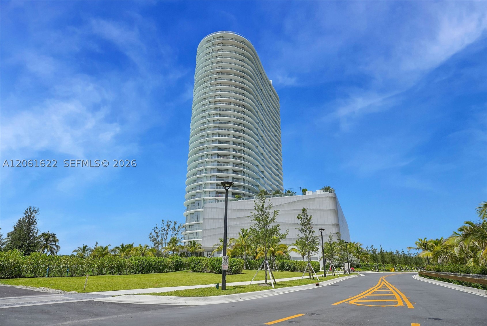 2411 Laguna Circle #1610, North Miami FL 33181