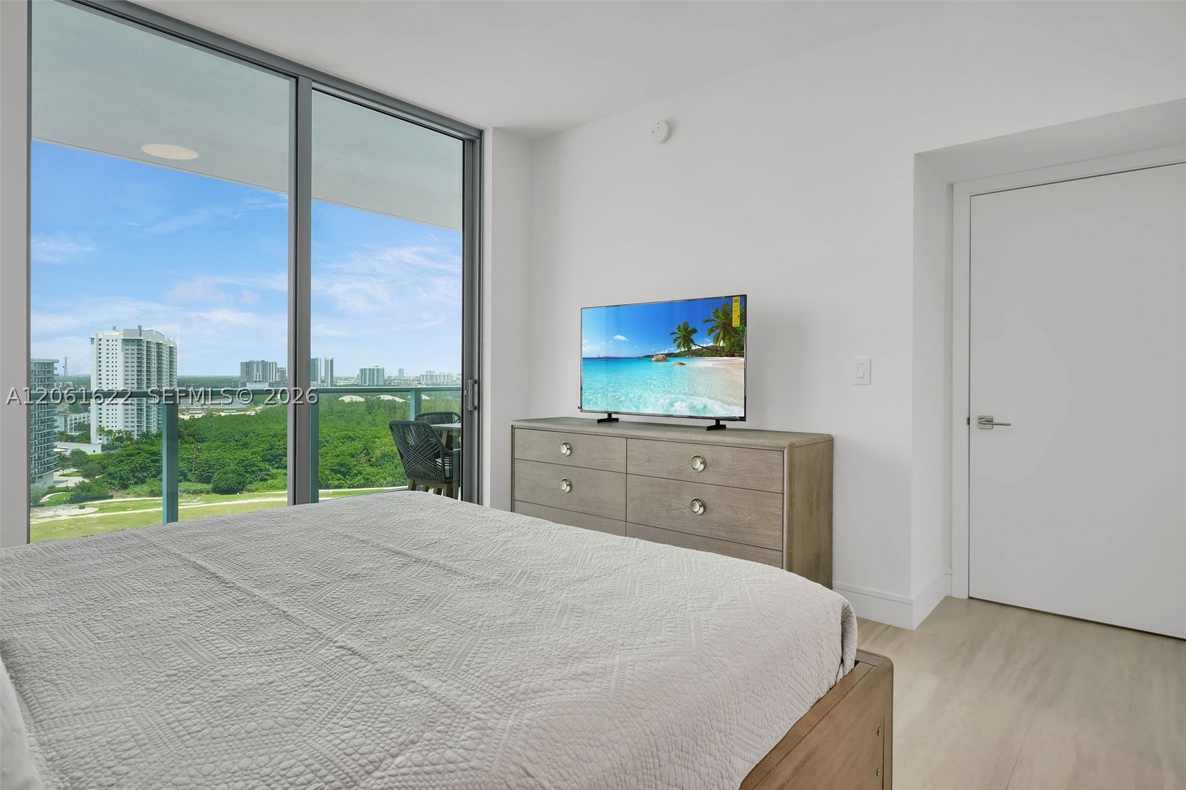 2411 Laguna Circle #1610, North Miami FL 33181