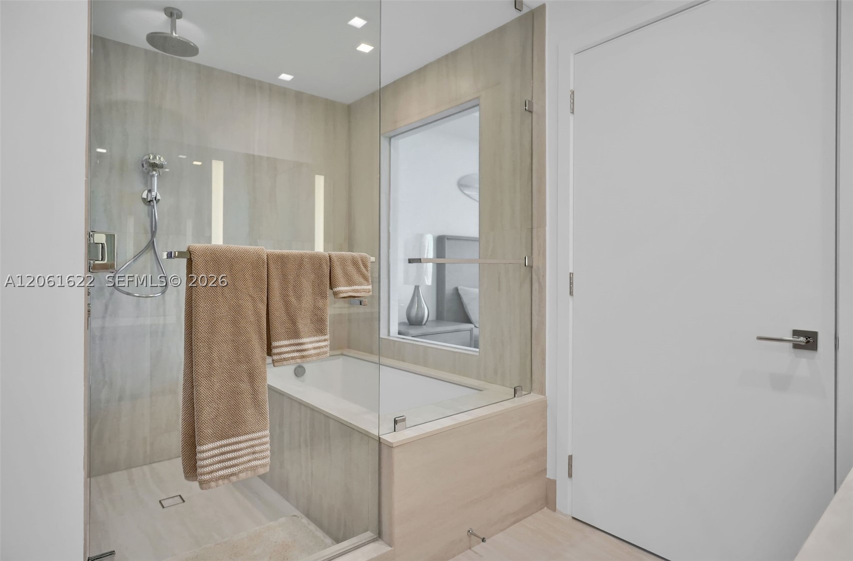 2411 Laguna Circle #1610, North Miami FL 33181