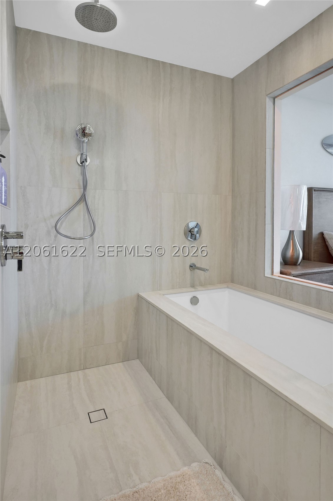 2411 Laguna Circle #1610, North Miami FL 33181