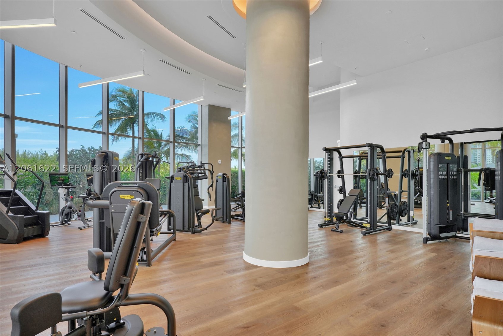 2411 Laguna Circle #1610, North Miami FL 33181