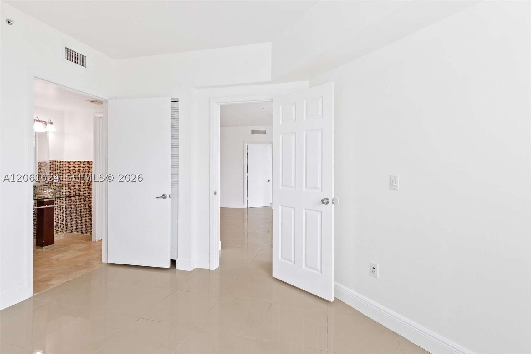 350 S Miami Ave #1805, Miami FL 33130