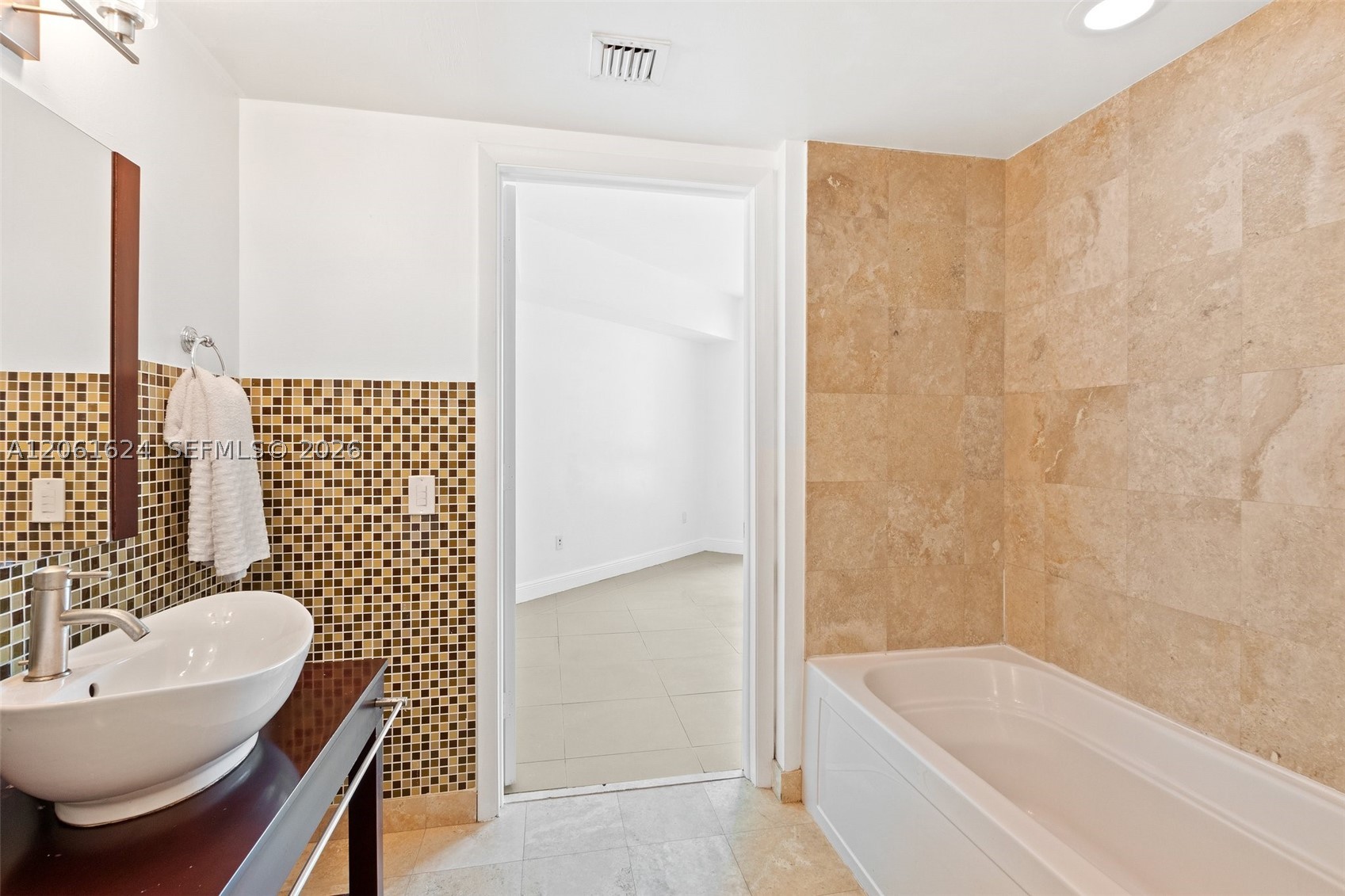 350 S Miami Ave #1805, Miami FL 33130