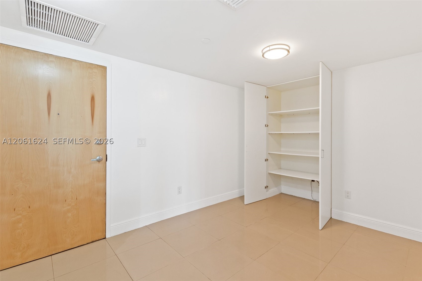 350 S Miami Ave #1805, Miami FL 33130