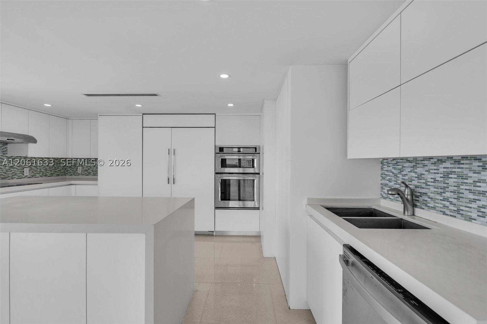 881 Ocean Dr #7H, Key Biscayne FL 33149