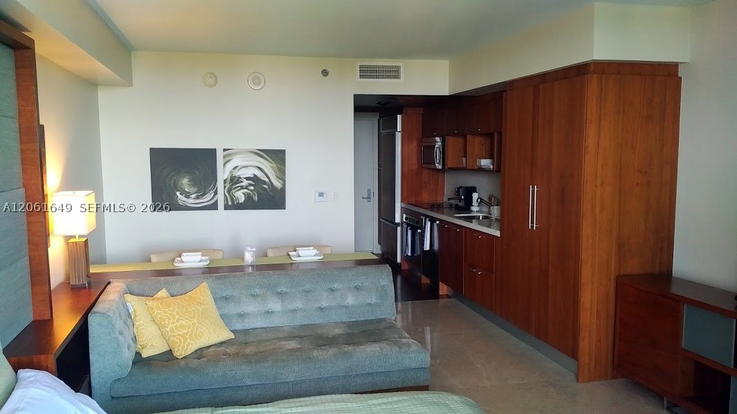 50 Biscayne Blvd #508, Miami FL 33132