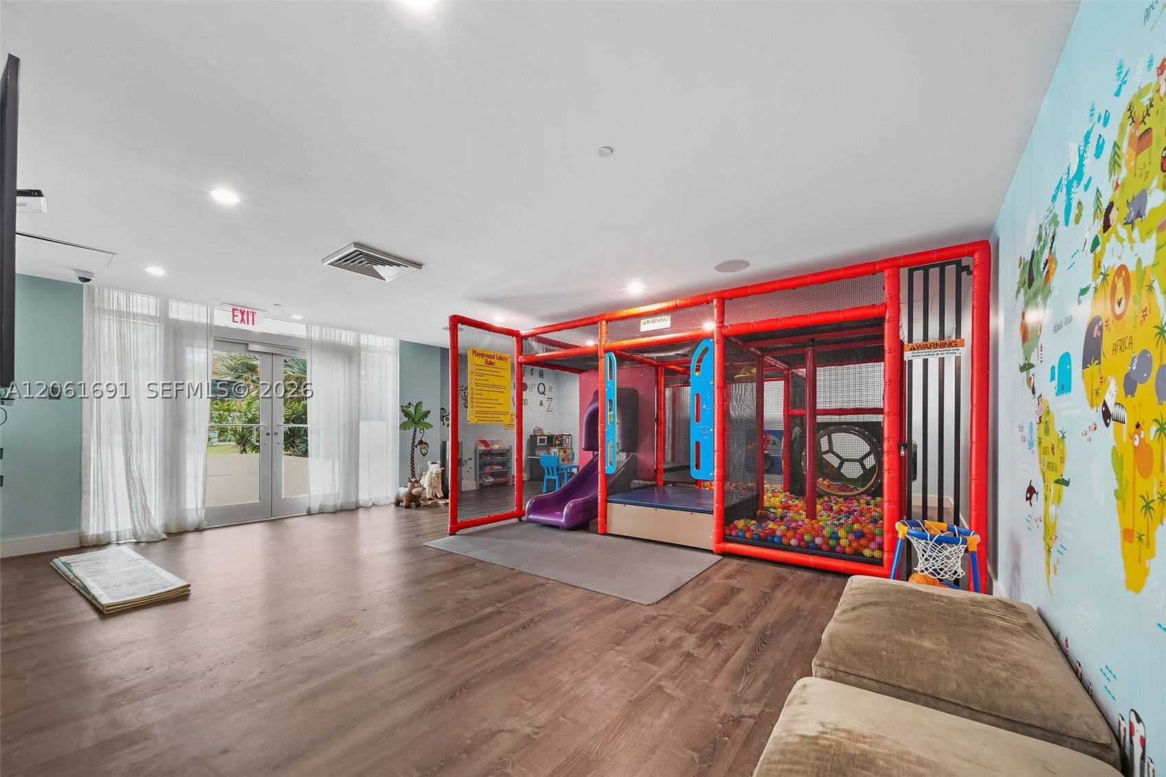 950 Brickell Bay Dr #1211, Miami FL 33131
