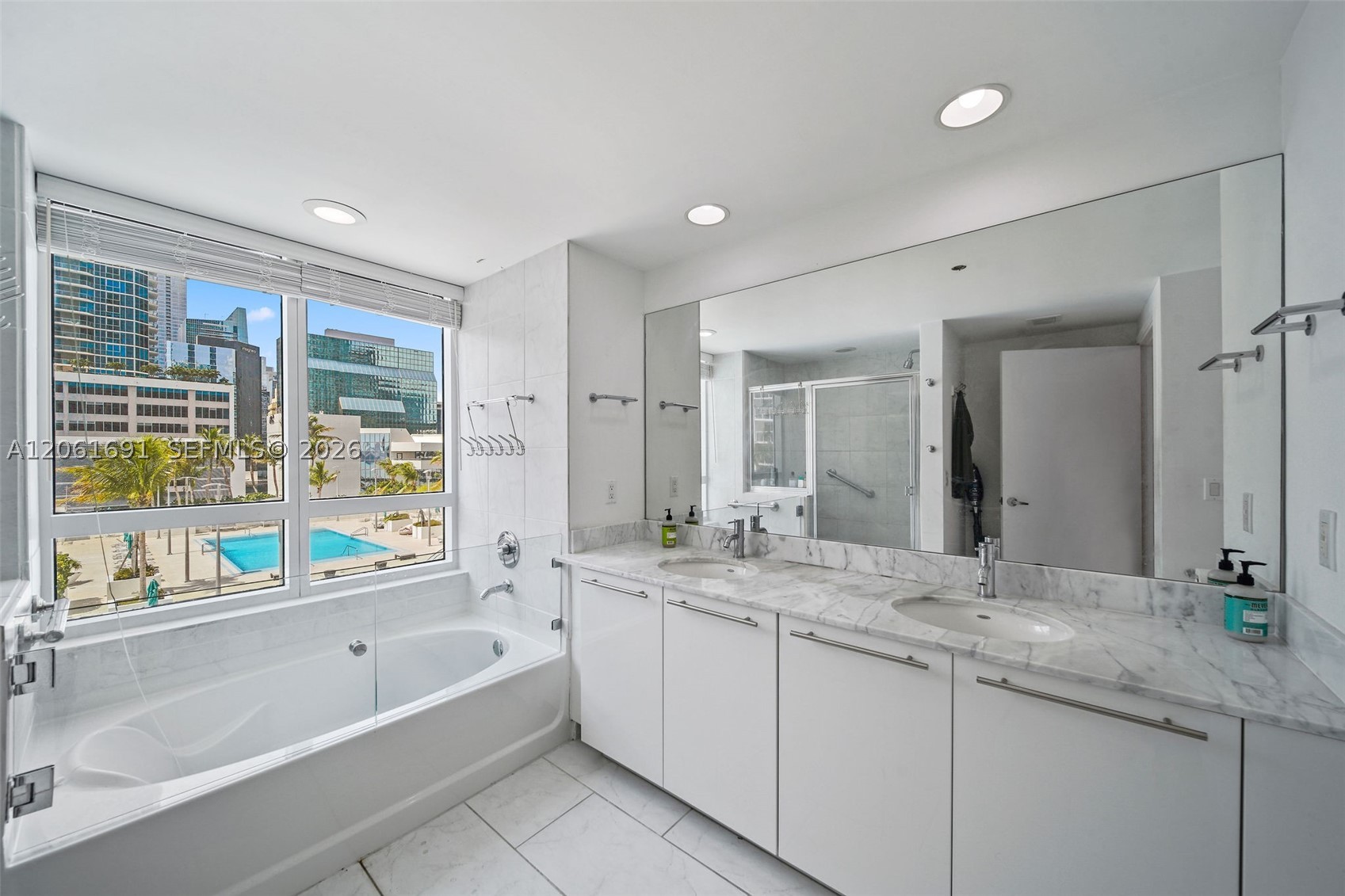 950 Brickell Bay Dr #1211, Miami FL 33131
