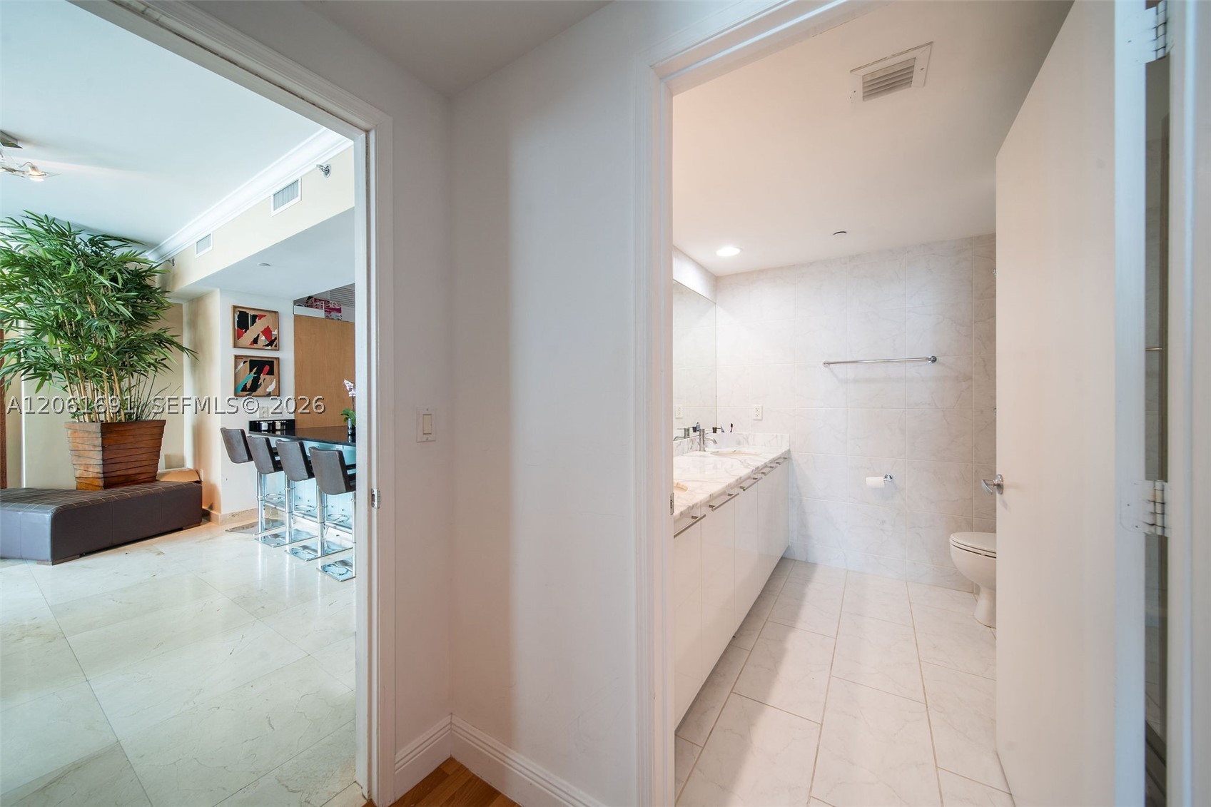 950 Brickell Bay Dr #1211, Miami FL 33131