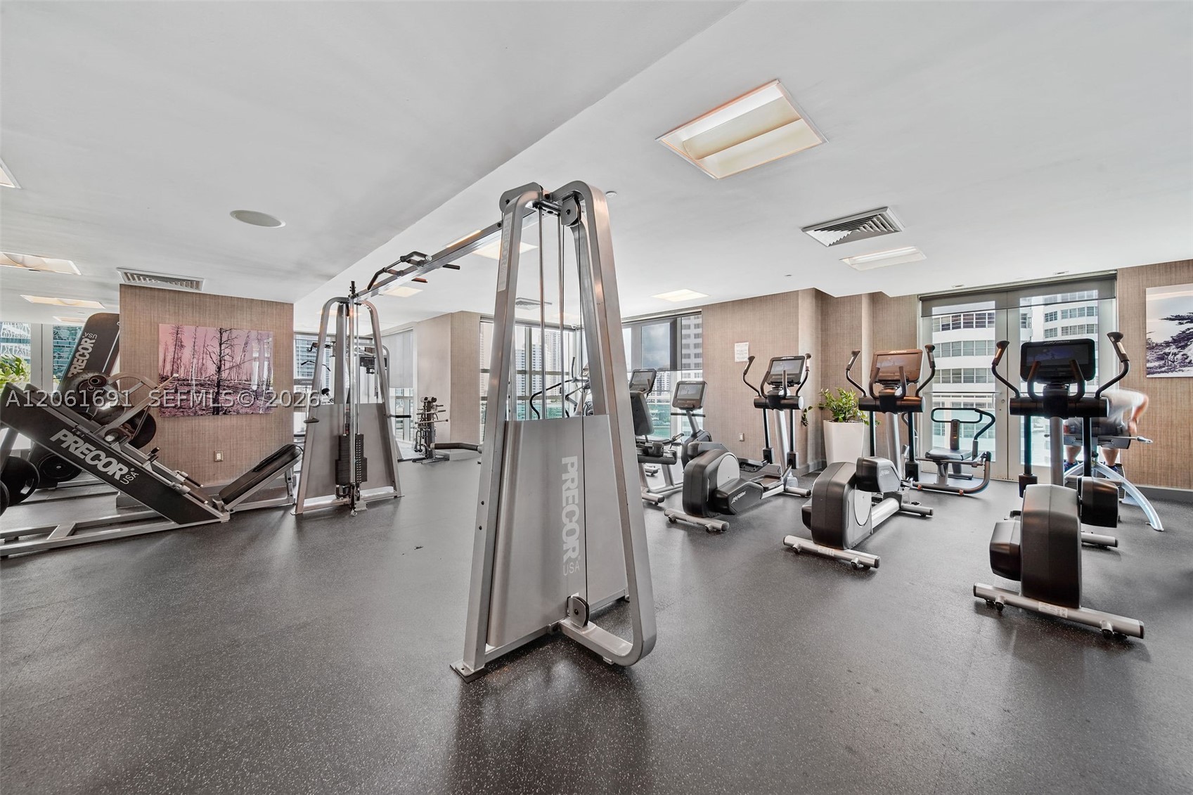 950 Brickell Bay Dr #1211, Miami FL 33131