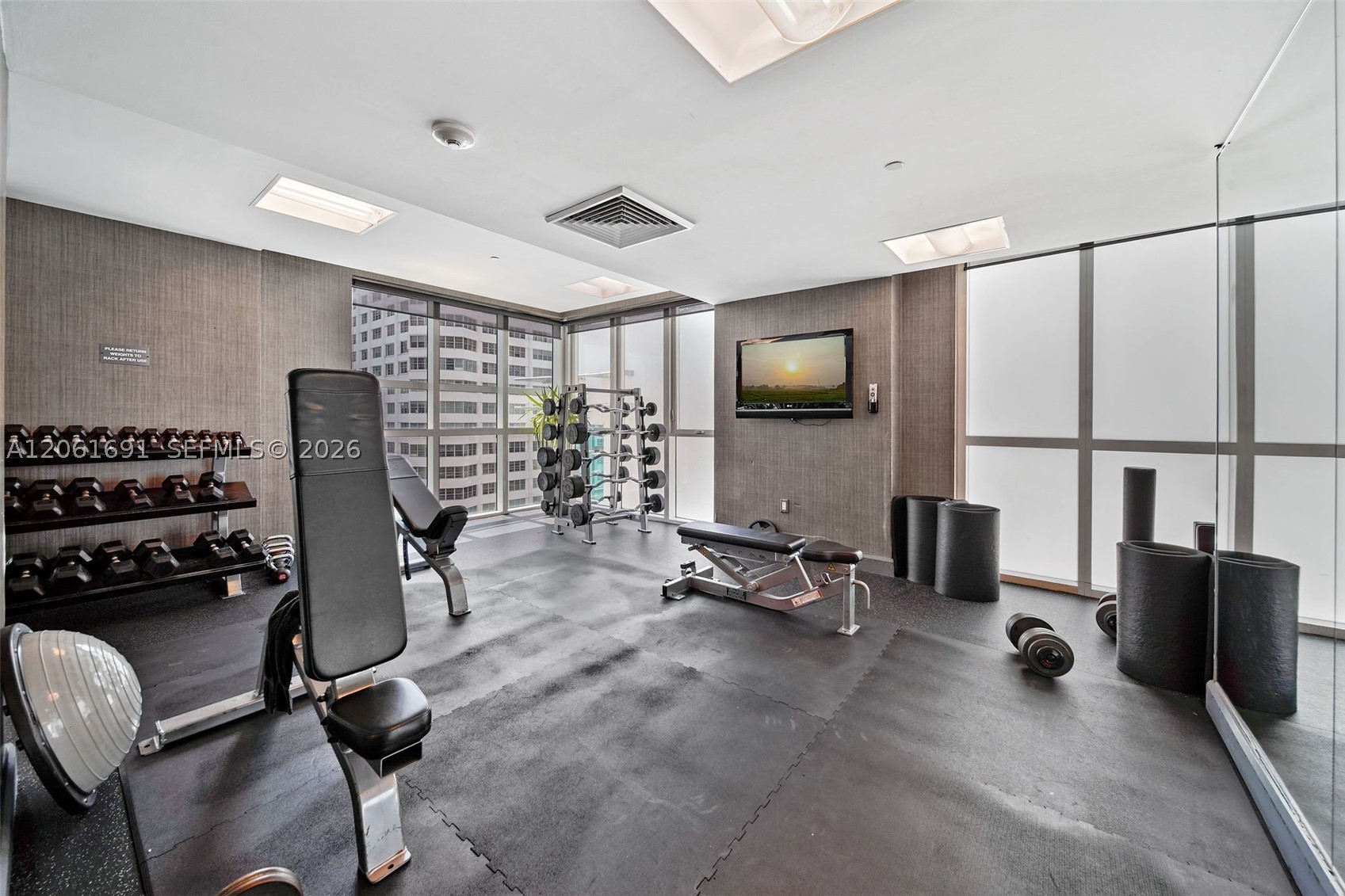 950 Brickell Bay Dr #1211, Miami FL 33131