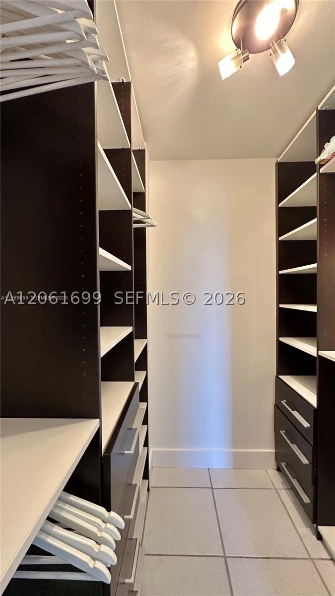 5161 Collins Ave #1017, Miami Beach FL 33140