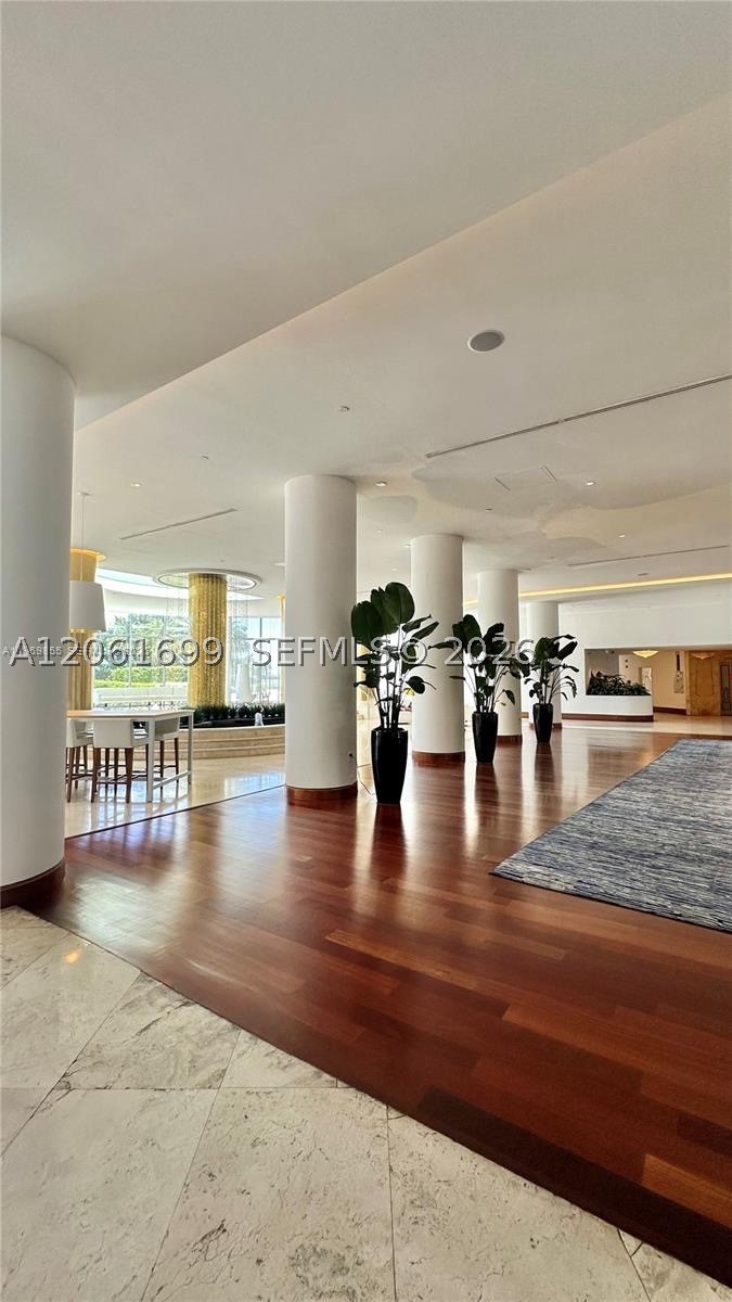 5161 Collins Ave #1017, Miami Beach FL 33140