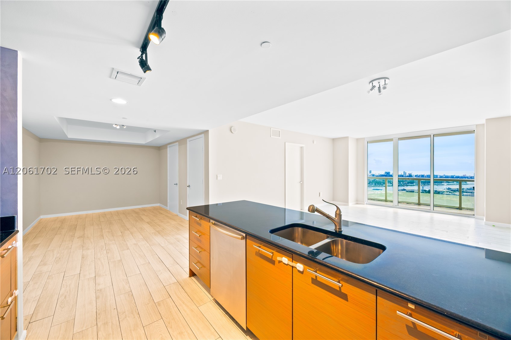 50 Biscayne Blvd #4706, Miami FL 33132