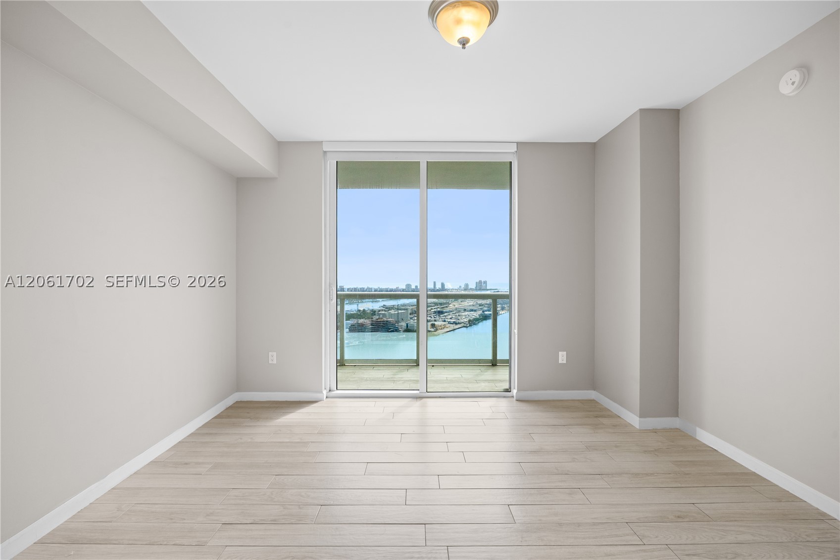 50 Biscayne Blvd #4706, Miami FL 33132