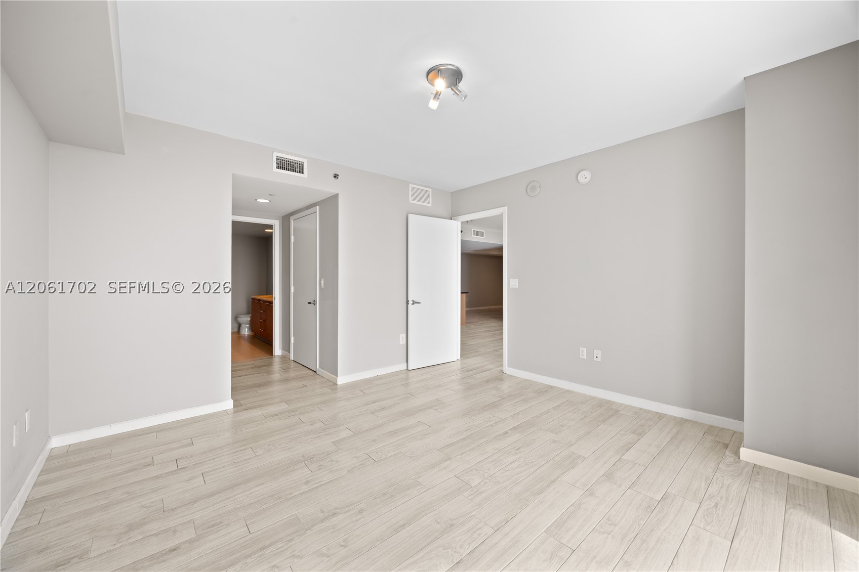 50 Biscayne Blvd #4706, Miami FL 33132
