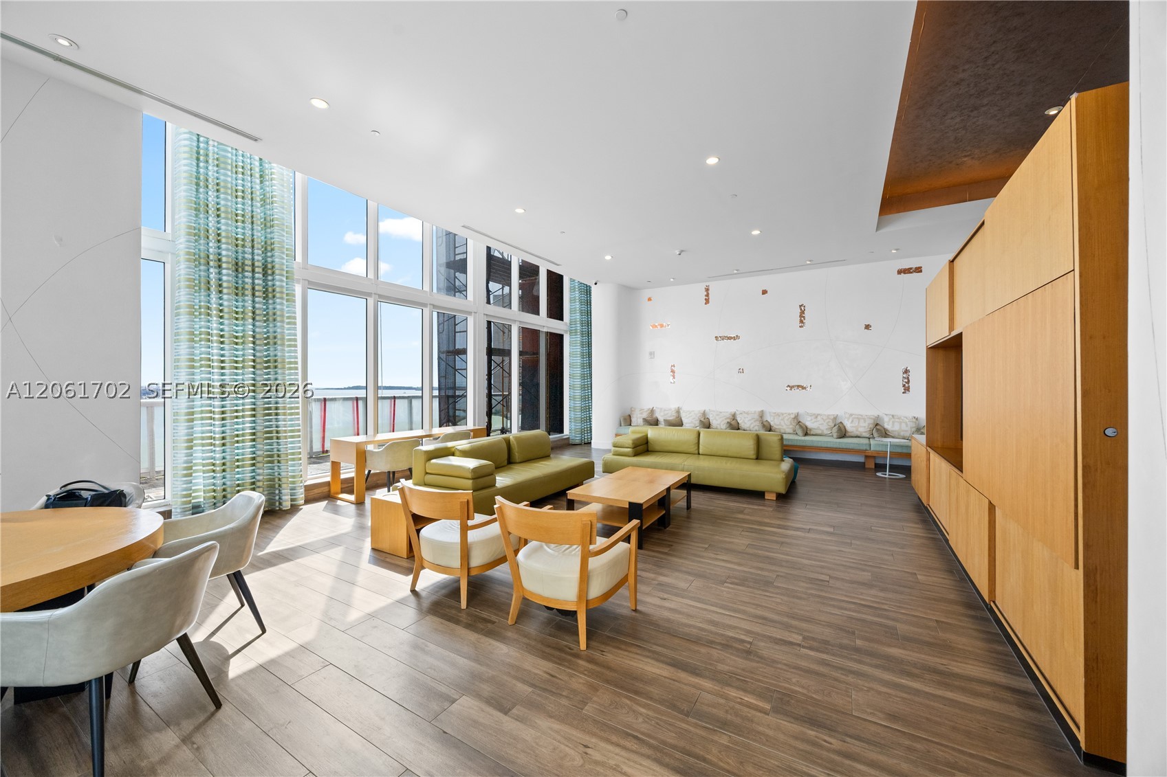 50 Biscayne Blvd #4706, Miami FL 33132