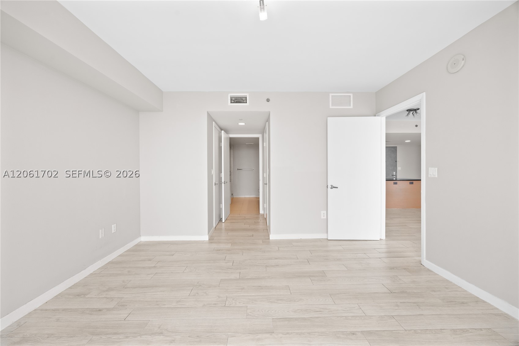 50 Biscayne Blvd #4706, Miami FL 33132