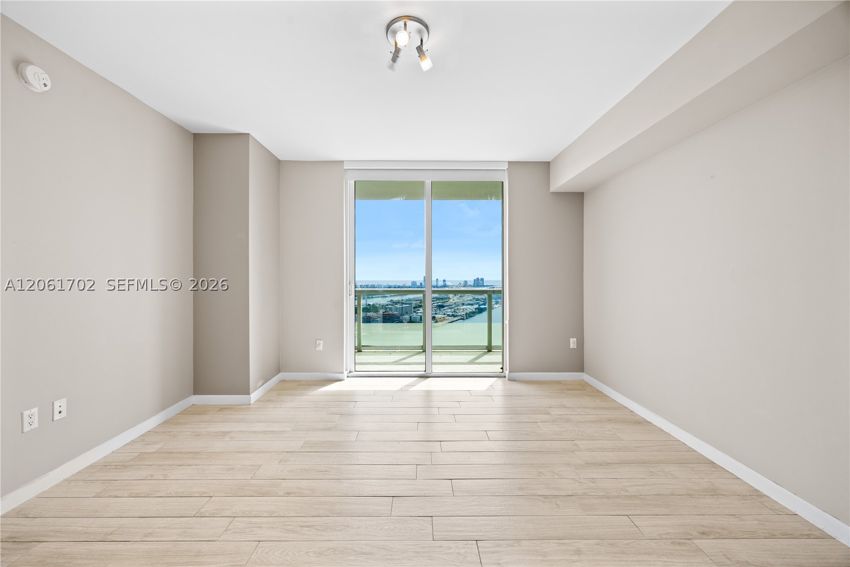 50 Biscayne Blvd #4706, Miami FL 33132