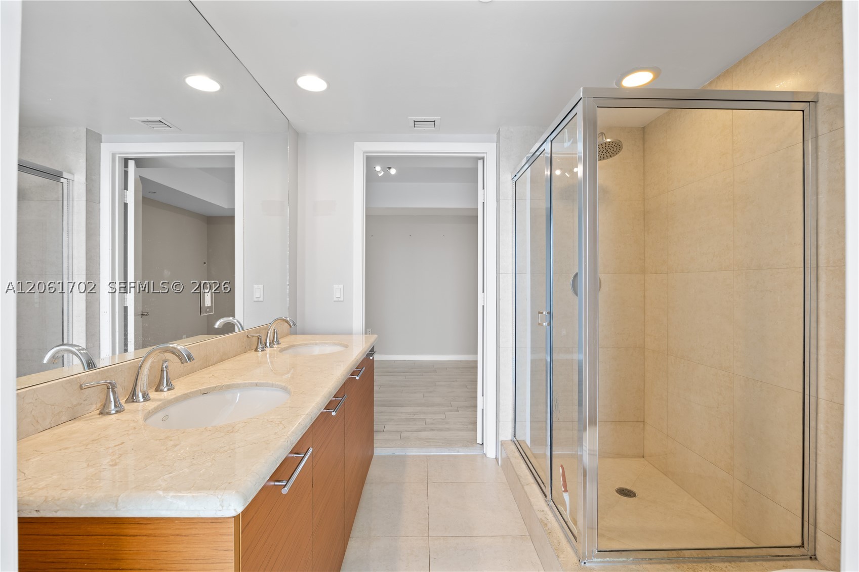 50 Biscayne Blvd #4706, Miami FL 33132