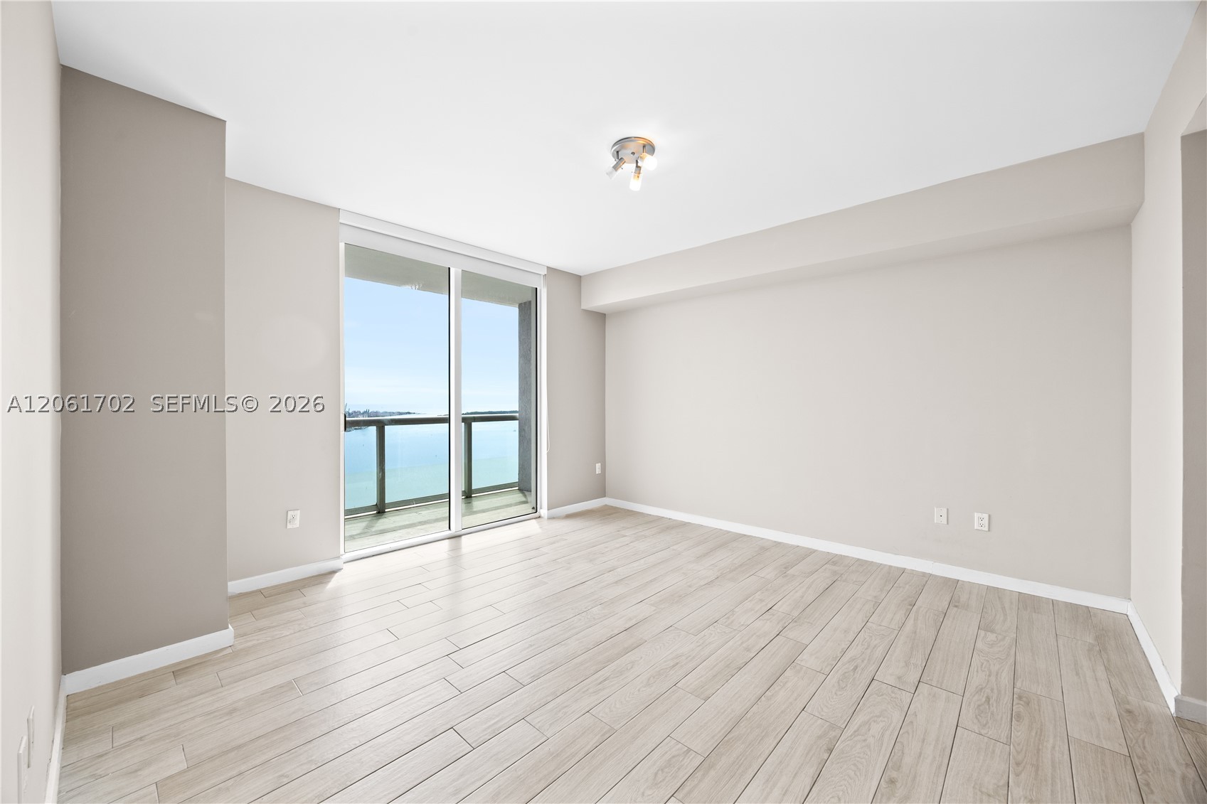 50 Biscayne Blvd #4706, Miami FL 33132