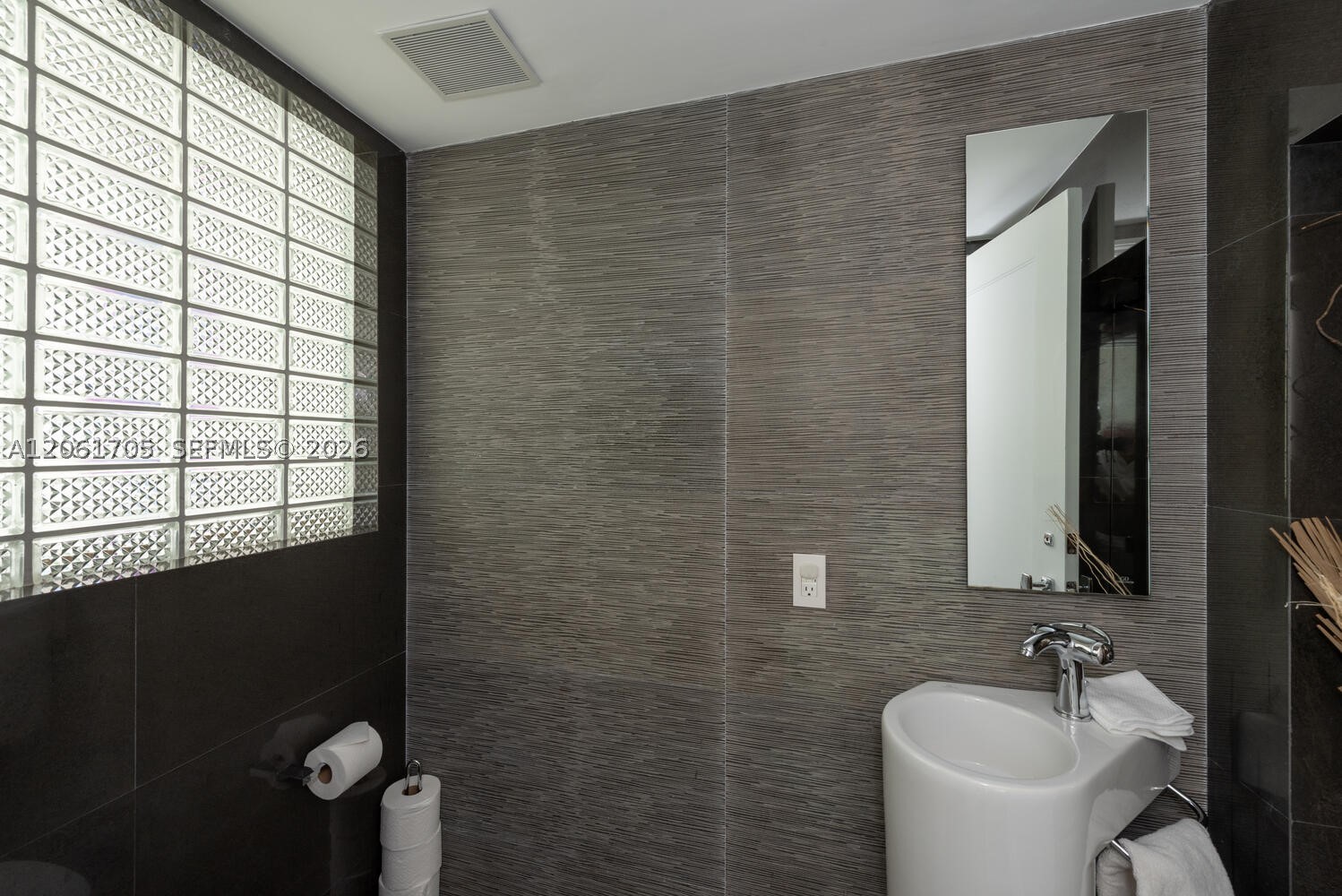 841 19th St, Miami Beach FL 33139