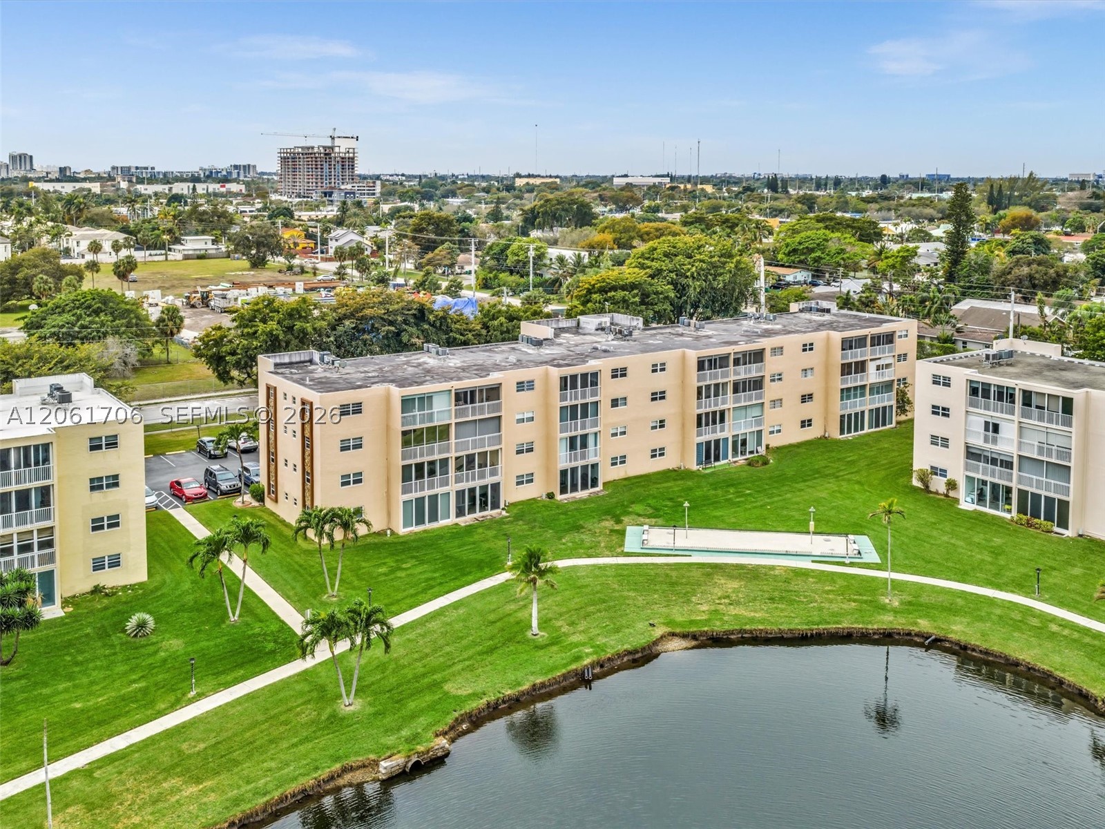 201 SE 11th Ter #303, Dania Beach FL 33004