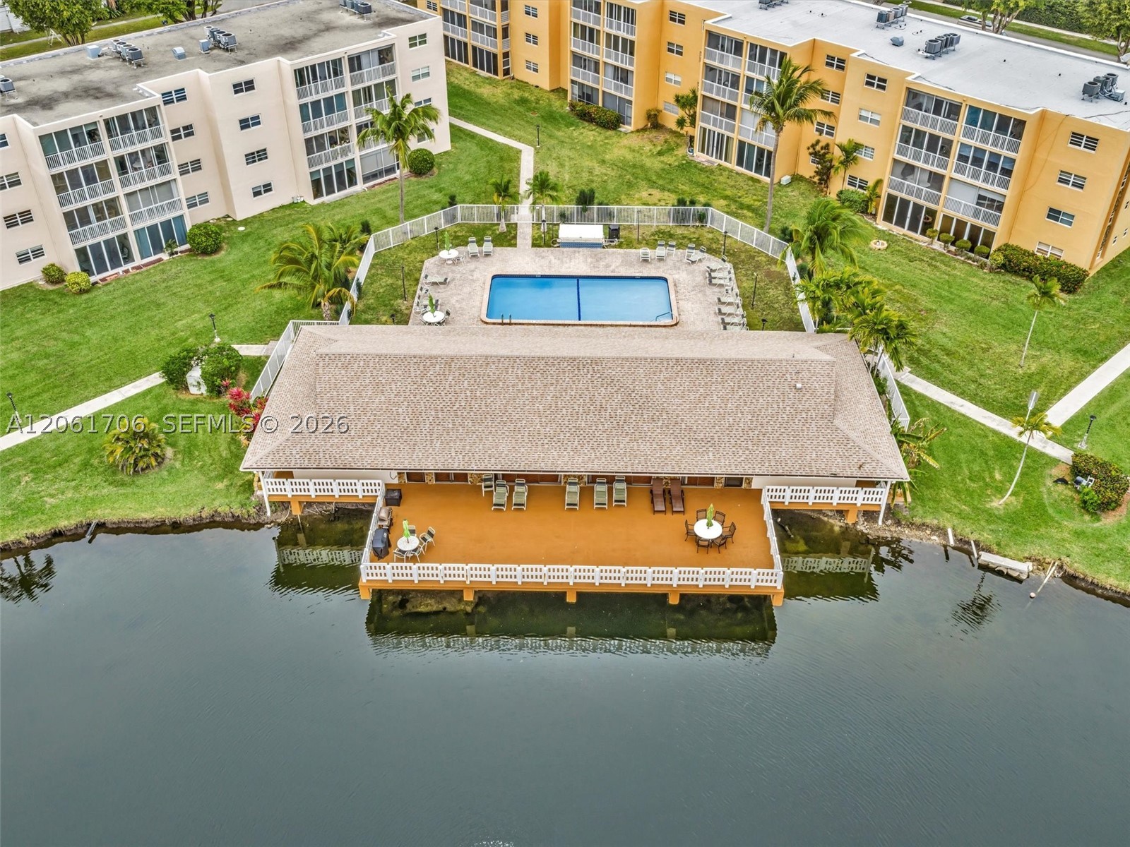 201 SE 11th Ter #303, Dania Beach FL 33004