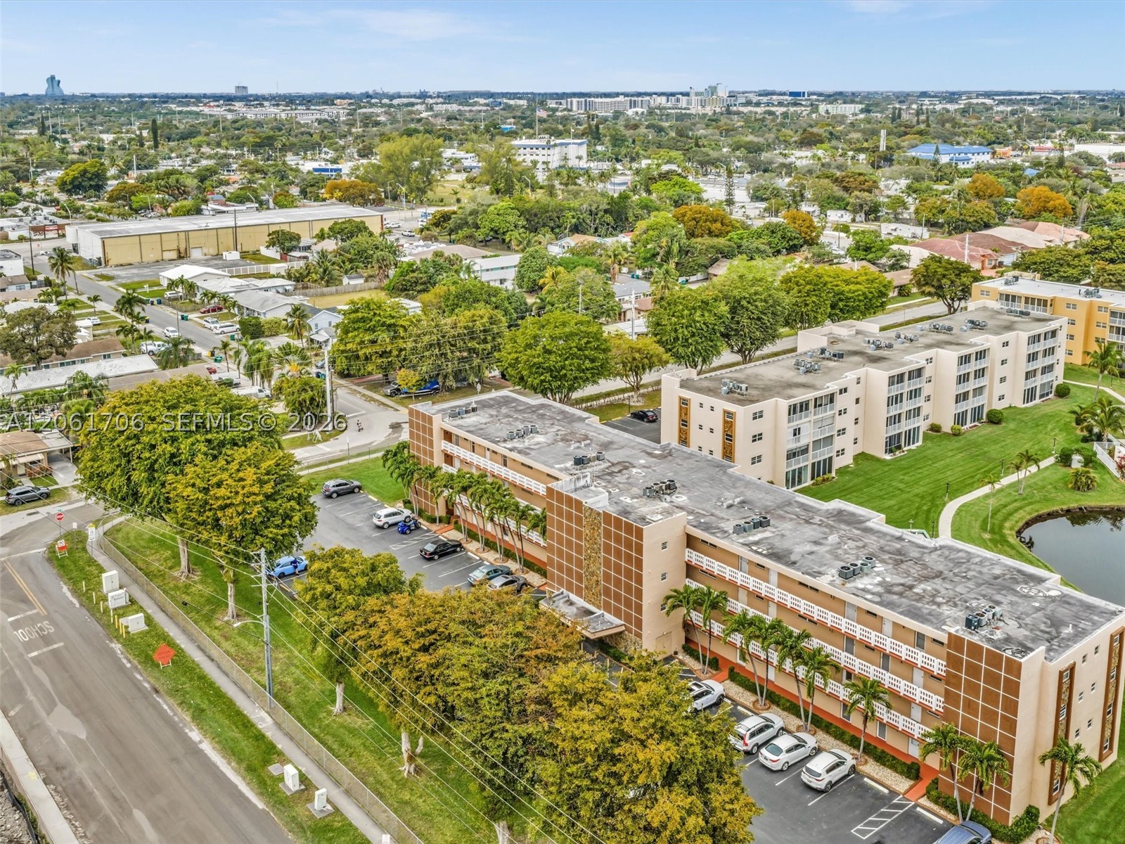 201 SE 11th Ter #303, Dania Beach FL 33004