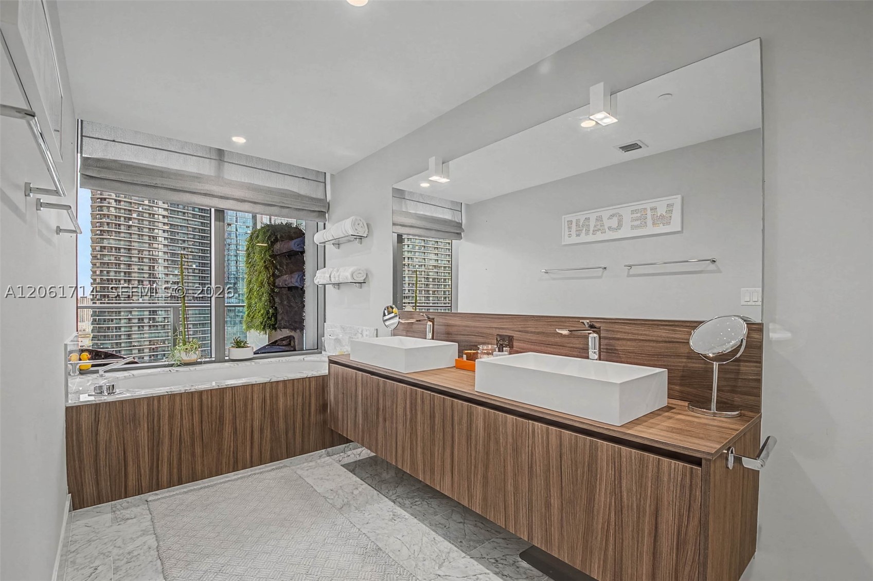 1000 Brickell Plz #2912, Miami FL 33131