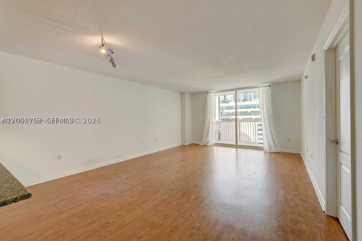 1200 Brickell Bay Dr #1822, Miami FL 33131