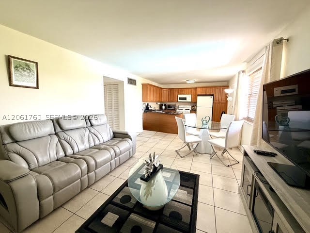 465 S Royal Poinciana Blvd #9B, Miami Springs FL 33166