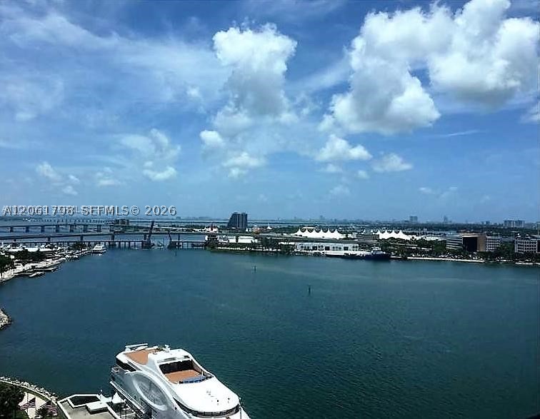 335 S Biscayne Blvd #1810, Miami FL 33131