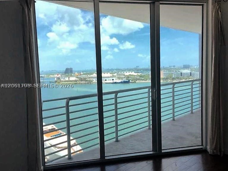 335 S Biscayne Blvd #1810, Miami FL 33131